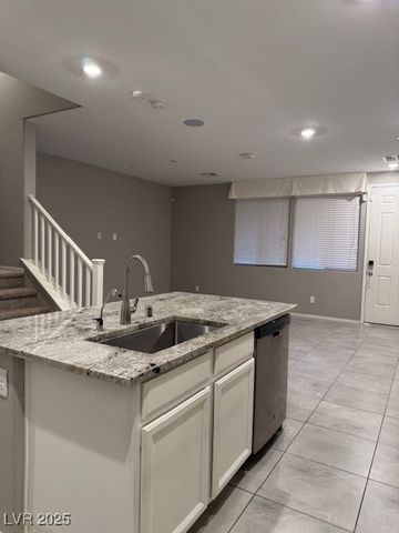 8685 Apostle Beach Avenue, Las Vegas, NV 89148