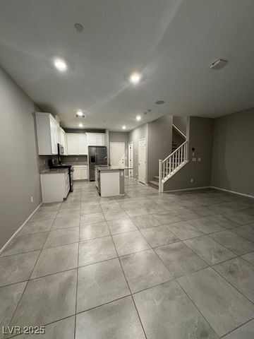 8685 Apostle Beach Avenue, Las Vegas, NV 89148