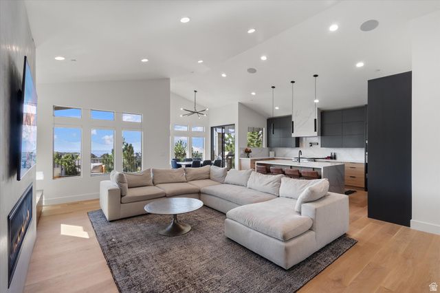 1536 E TRAIL CREST CT, Draper, UT 84020