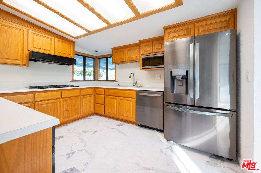 Image 3 of property listing at 14141 Clarissa Lane, Santa Ana, CA 92705