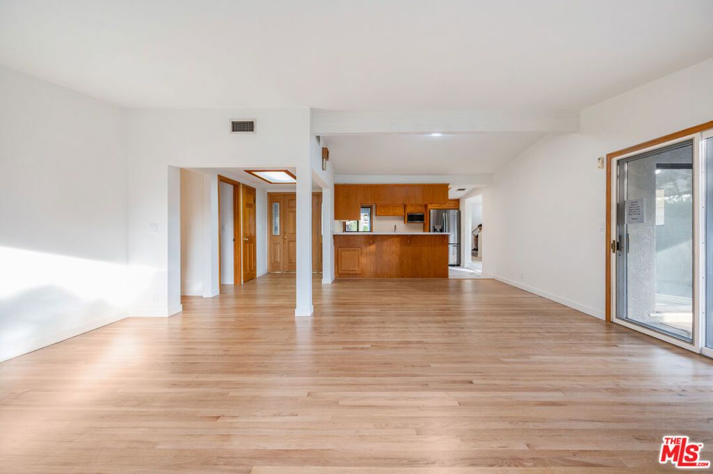 Image 8 of property listing at 14141 Clarissa Lane, Santa Ana, CA 92705