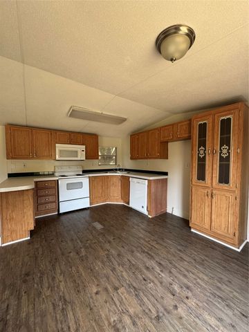 201 Donna Street, Alvarado, TX 76009