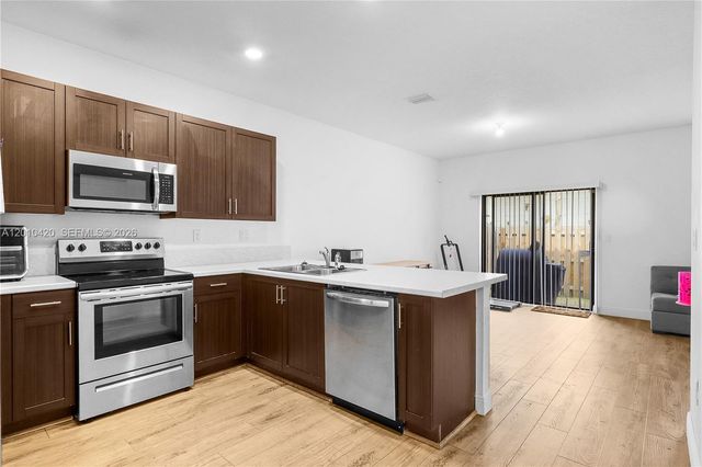 1434 SW 54th Avenue, North Lauderdale, FL 33068
