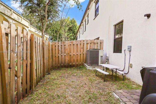 1434 SW 54th Avenue, North Lauderdale, FL 33068
