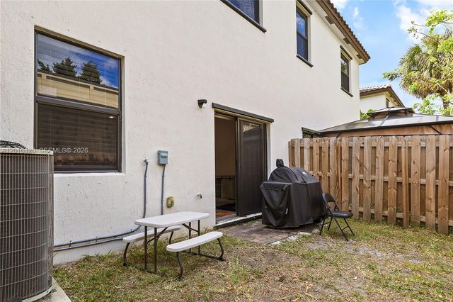 1434 SW 54th Avenue, North Lauderdale, FL 33068