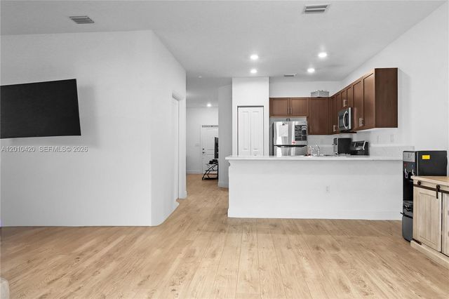 1434 SW 54th Avenue, North Lauderdale, FL 33068