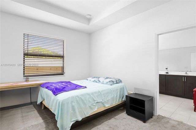 1434 SW 54th Avenue, North Lauderdale, FL 33068