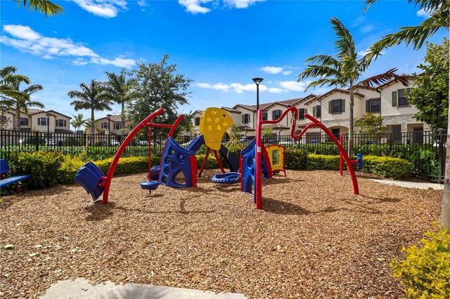1434 SW 54th Avenue, North Lauderdale, FL 33068