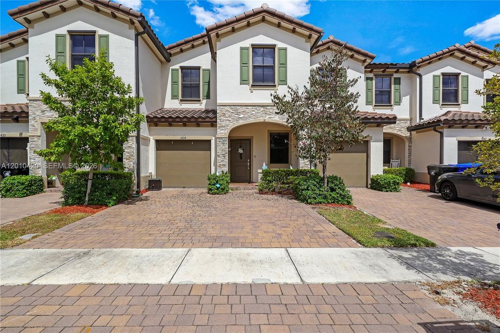 1434 SW 54th Avenue, North Lauderdale, FL 33068