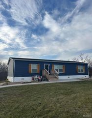 845 Highway EE, Winfield, MO 63389