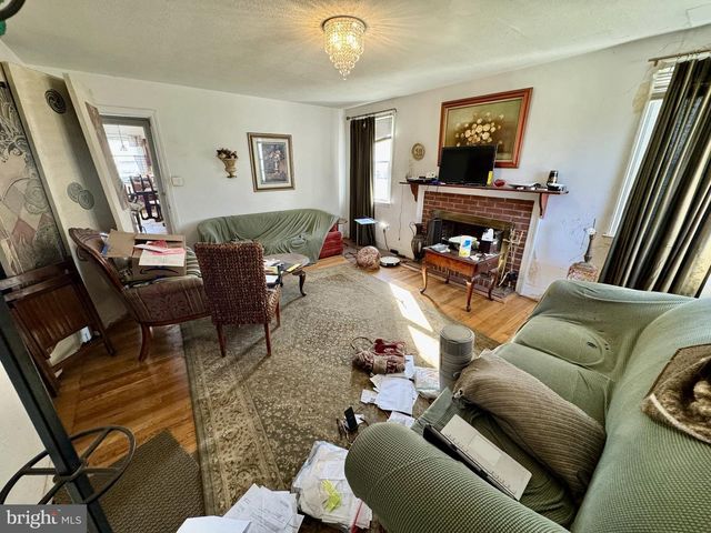 2725 N POINT RD, Dundalk, MD 21222