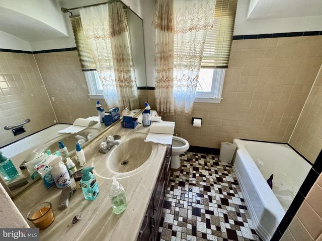 2725 N POINT RD, Dundalk, MD 21222