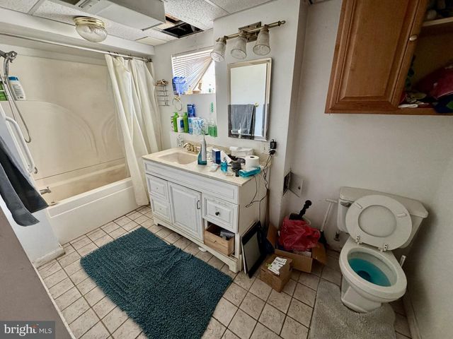 2725 N POINT RD, Dundalk, MD 21222