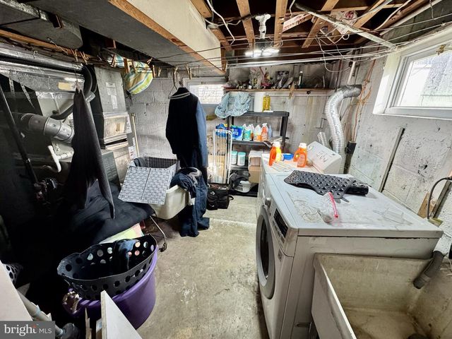 2725 N POINT RD, Dundalk, MD 21222