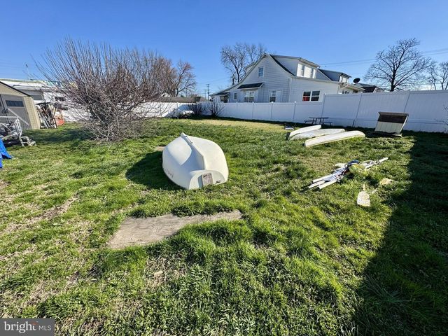 2725 N POINT RD, Dundalk, MD 21222