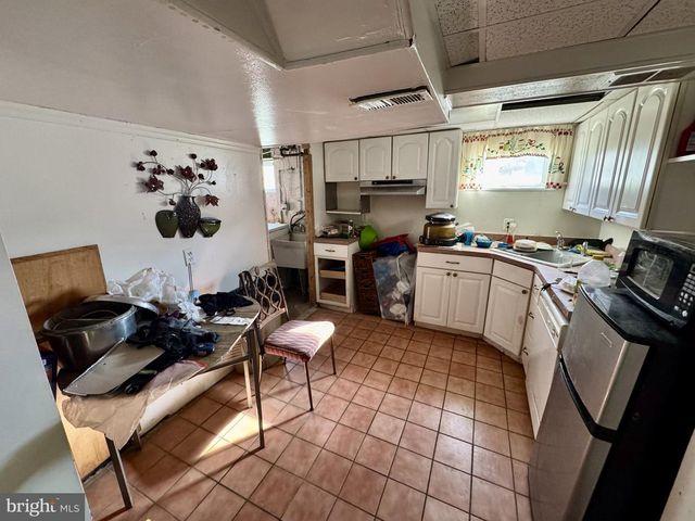 2725 N POINT RD, Dundalk, MD 21222