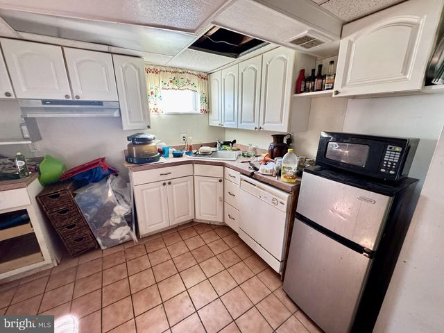 2725 N POINT RD, Dundalk, MD 21222