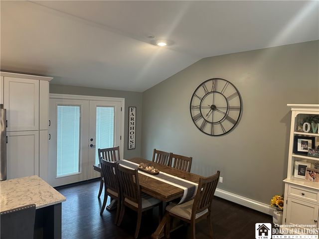 24 University Park, Pomfret, NY 14063