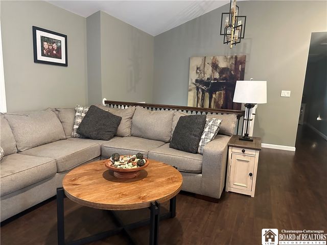 24 University Park, Pomfret, NY 14063