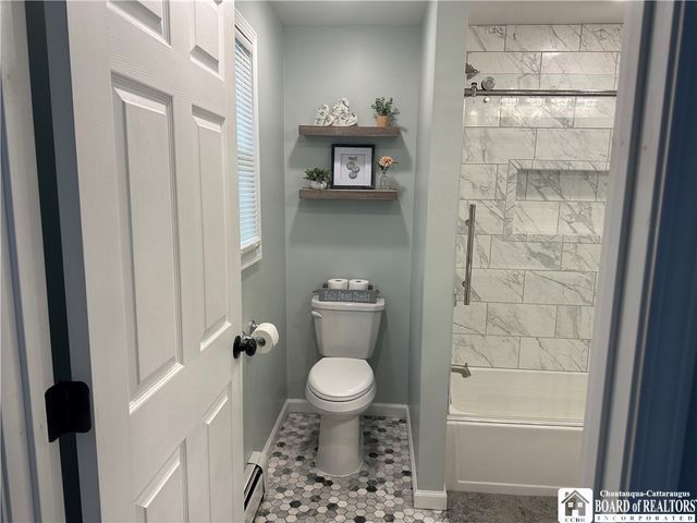 24 University Park, Pomfret, NY 14063