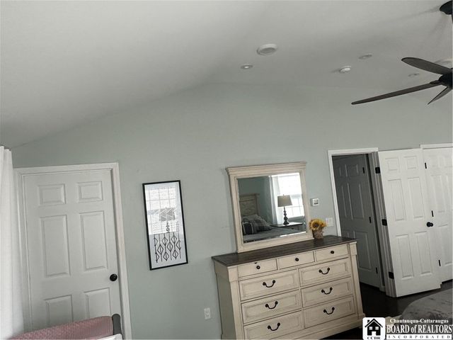 24 University Park, Pomfret, NY 14063