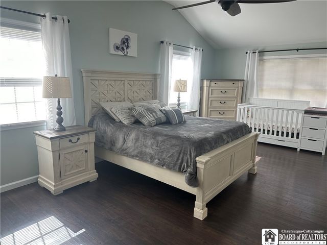 24 University Park, Pomfret, NY 14063