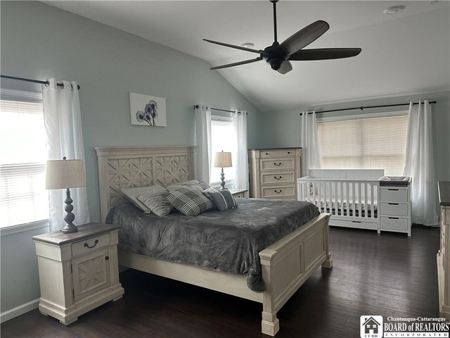 24 University Park, Pomfret, NY 14063