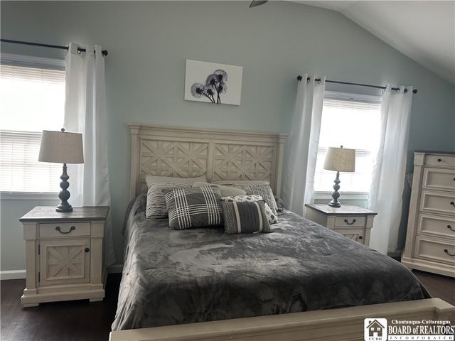 24 University Park, Pomfret, NY 14063