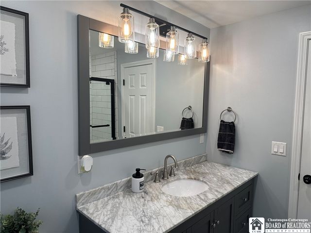 24 University Park, Pomfret, NY 14063