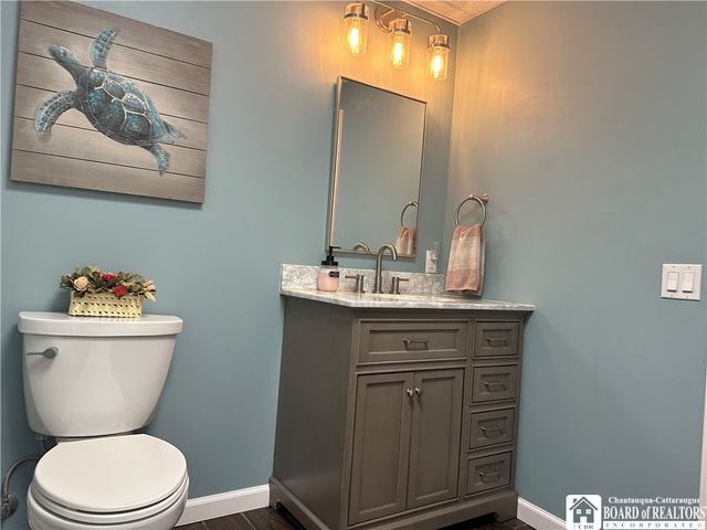 24 University Park, Pomfret, NY 14063