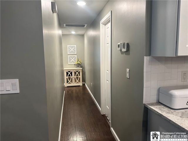 24 University Park, Pomfret, NY 14063