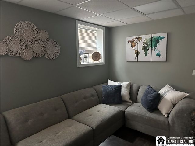 24 University Park, Pomfret, NY 14063