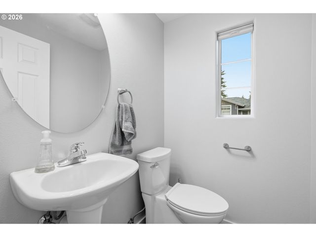 10801 Sw CANTERBURY Ln 102, Portland, OR 97224