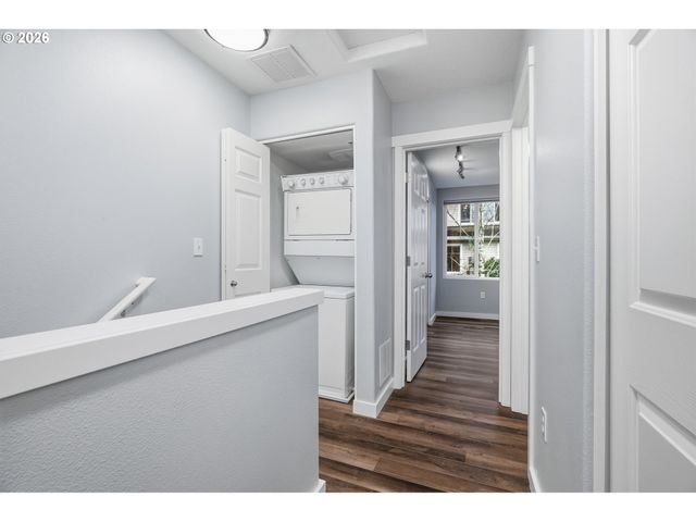 10801 Sw CANTERBURY Ln 102, Portland, OR 97224