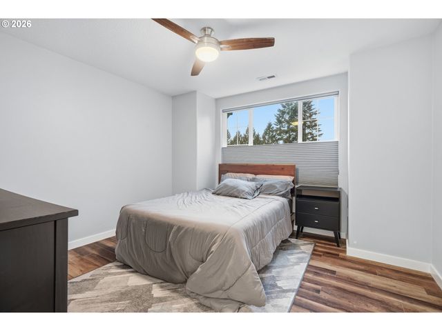 10801 Sw CANTERBURY Ln 102, Portland, OR 97224