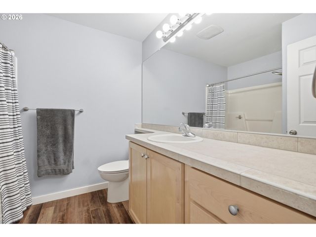 10801 Sw CANTERBURY Ln 102, Portland, OR 97224