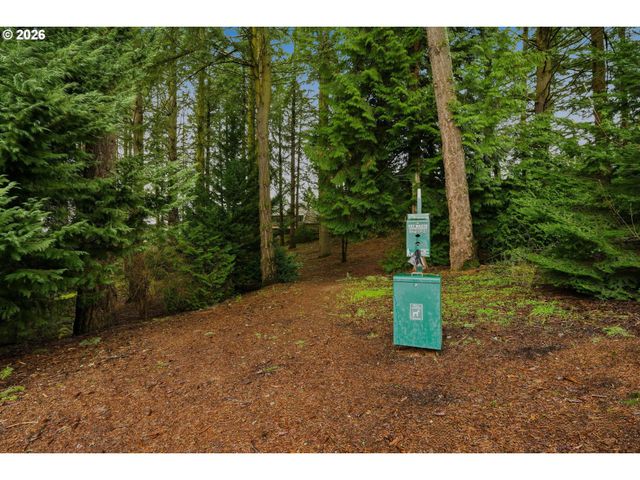 10801 Sw CANTERBURY Ln 102, Portland, OR 97224