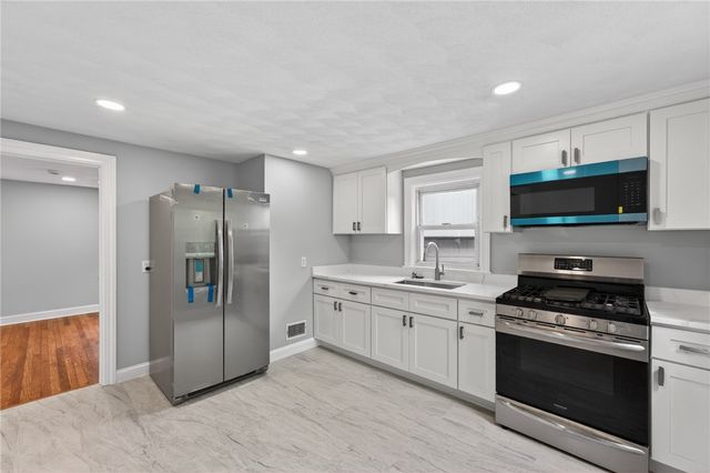 28 Hazard Street, Pawtucket, RI 02860