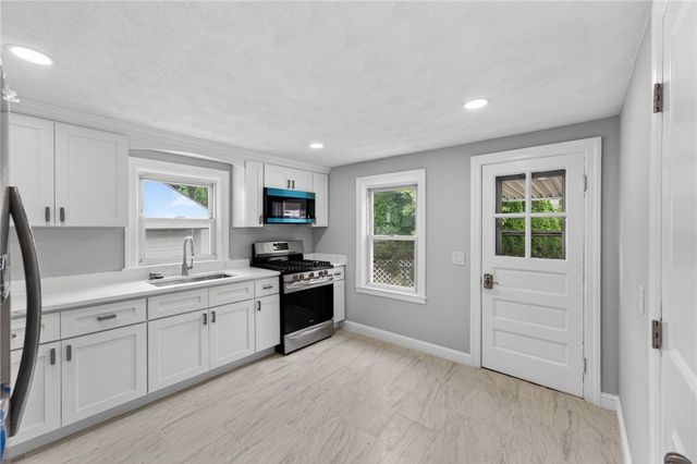 28 Hazard Street, Pawtucket, RI 02860