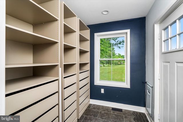 25015 MOUNT PLEASANT, Columbus, NJ 08022