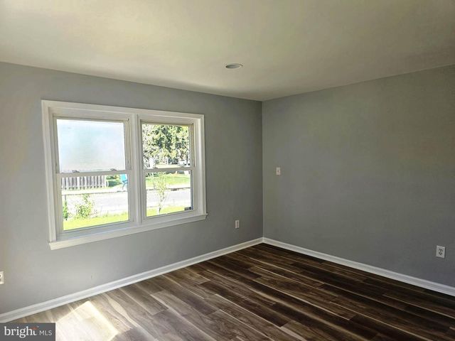 2500 S EADS ST, Arlington, VA 22202