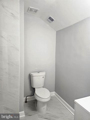 2500 S EADS ST, Arlington, VA 22202