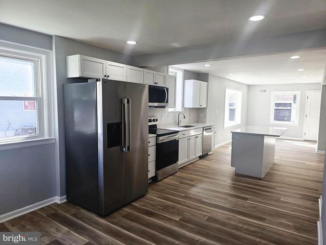 2500 S EADS ST, Arlington, VA 22202