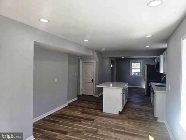 2500 S EADS ST, Arlington, VA 22202