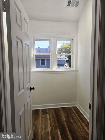 2500 S EADS ST, Arlington, VA 22202