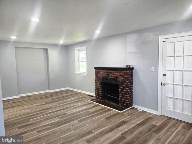 2500 S EADS ST, Arlington, VA 22202