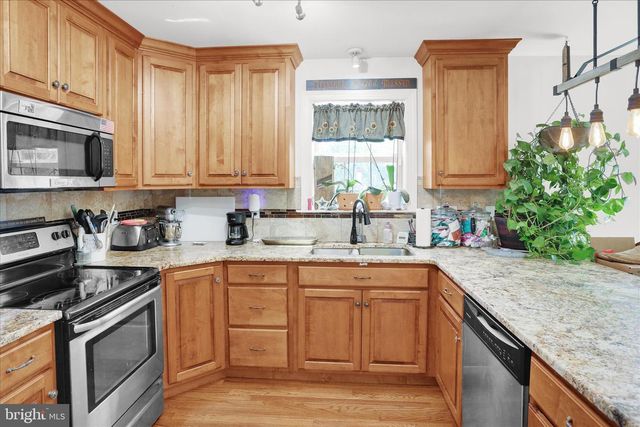 72 CIDER MILL RD, Mertztown, PA 19539