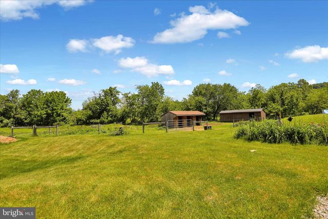 72 CIDER MILL RD, Mertztown, PA 19539