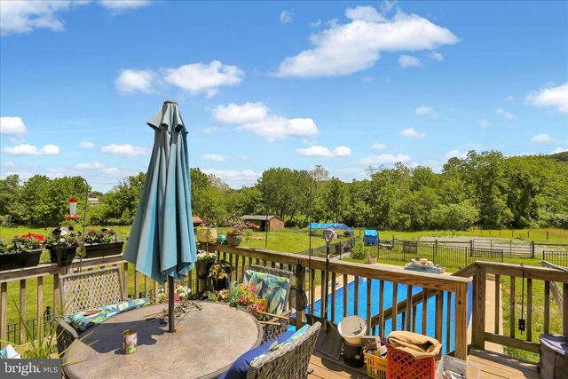 72 CIDER MILL RD, Mertztown, PA 19539
