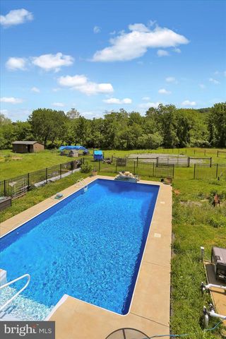 72 CIDER MILL RD, Mertztown, PA 19539
